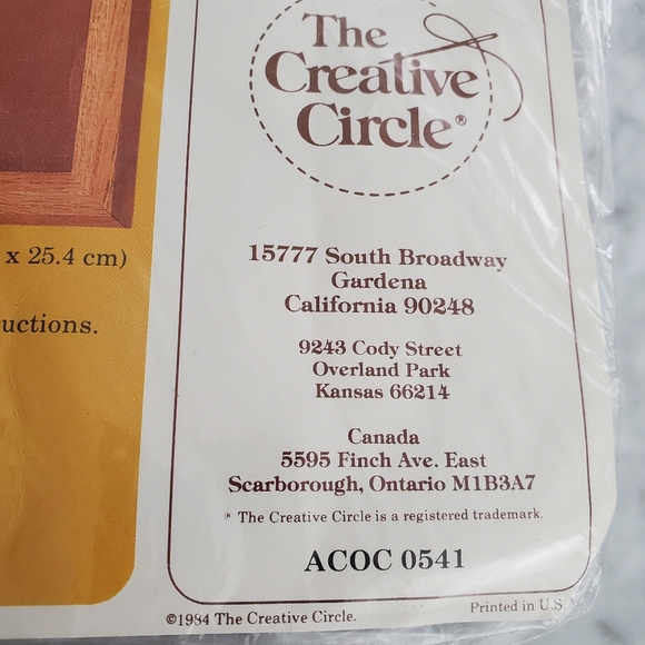 Cattails and Daisies crewel embroidery kit Creative Circle #0541 - Picture 2 of 5